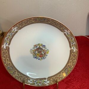 MIKASA. Renaissance Elegant round servings bowl.   L 2019